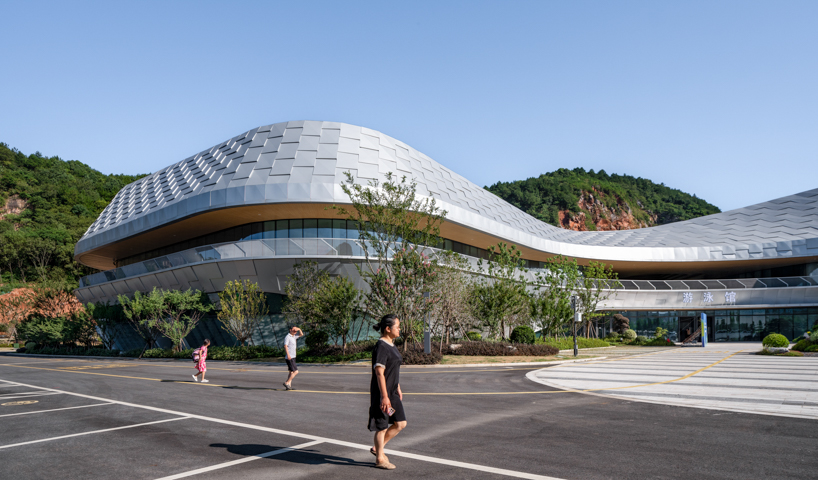 river and mountain hushan sports park swimming center lycs architecture work 3